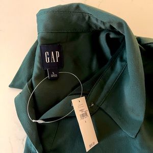 NWT GAP Women’s Satin Button-Front Shirt - Large